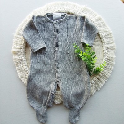 Macacão Tricot Barbante Cinza