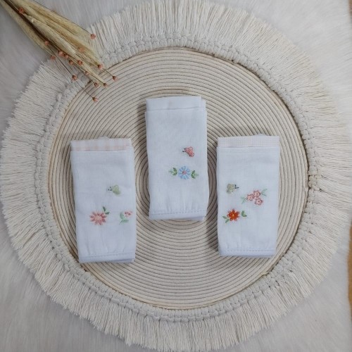 Pano de Boca  Com Prendedor de Chupeta Floral