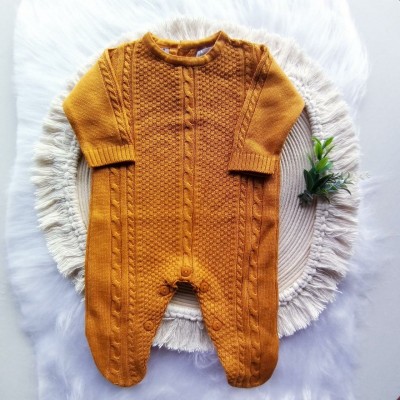 Macacão Tricot Trançado Mostarda