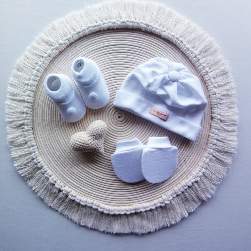 Kit Gorro Sapato e Luva em Tricot  Branco