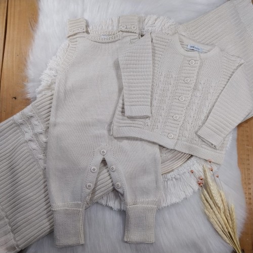 Saída Maternidade Em Tricot 3 Peças Bege Saída Maternidade Em Tricot 3 Peças Bege