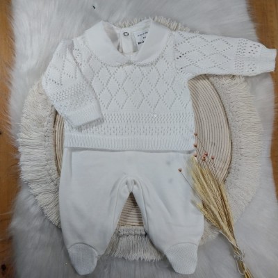 Macacão Tricot e Malha com Gola Branca