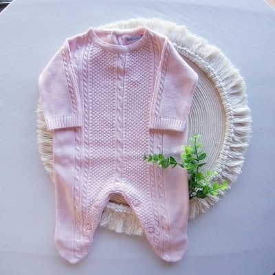 Macacão Tricot Trançado com Abertura nas Costas Rosa Bebê