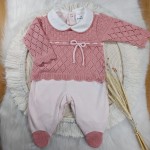 Macacão Tricot e Malha com Gola Rosa