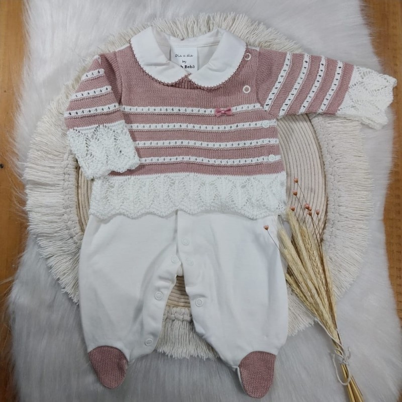 Macacão Tricot e Malha com Gola Rosê e Off White